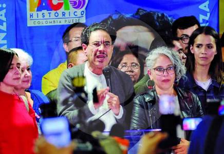 Con 51% votos menos que en la consulta de 2022, Cepeda avanza como carta del petrismo para el 26