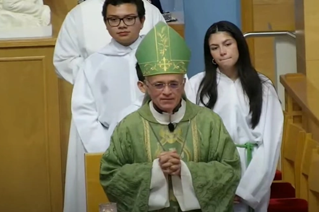 Monseñor Silvio Báez: dictaduras practican «religiosidad atea»