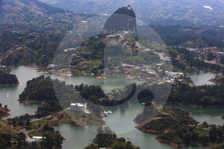 consejo-de-estado-ratifico-fallo-que-prohibe-helicopteros-turisticos-sobre-guatape