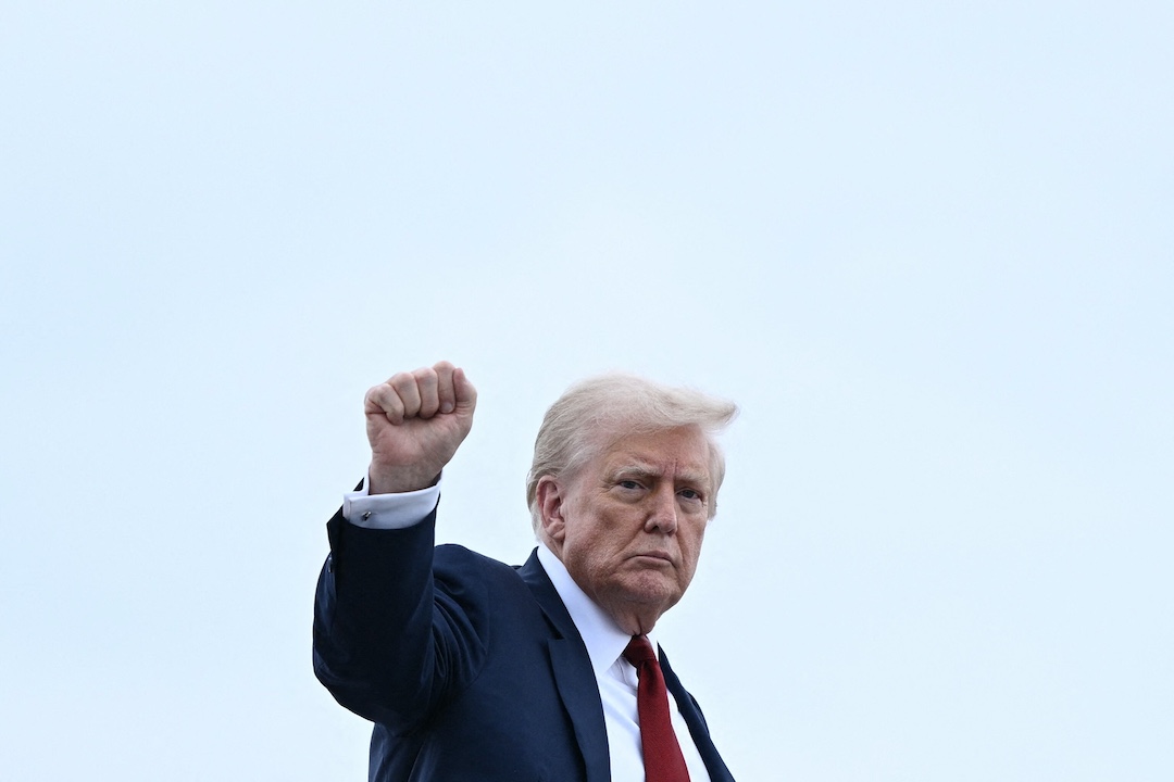 Trump dice que «muy pronto» comenzará a parar narcotraficantes venezolanos «por tierra»