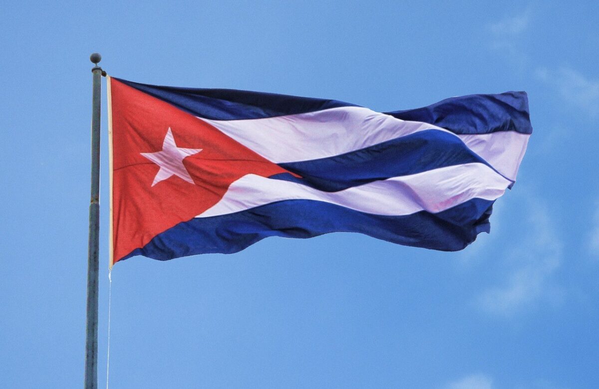 trump-amenaza-con-aranceles-a-paises-que-vendan-petroleo-a-cuba