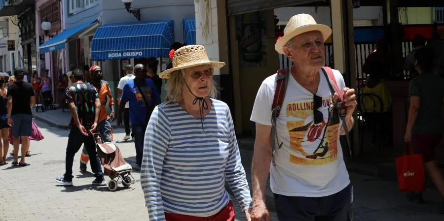 reino-unido-emite-aviso-de-viaje-hacia-cuba:-“este-preparado-para-interrupciones-significativas”