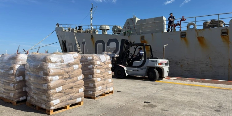 México envía más de 800 toneladas de alimentos a Cuba en dos buques de la Armada