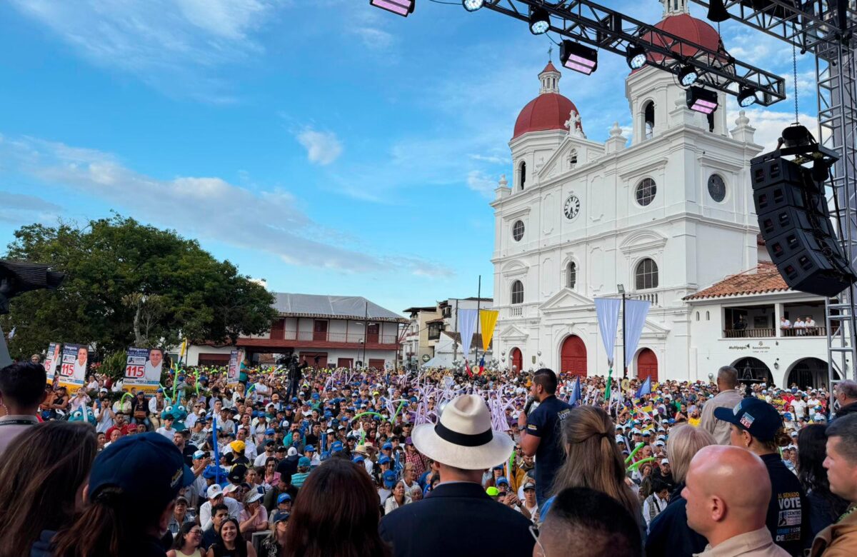 paloma-valencia-llena-parque-de-rionegro-con-discurso-de-seguridad-y-critica-a-la-paz-total