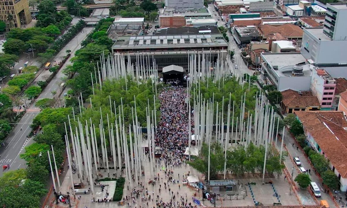 “En Antioquia no pega el comunismo”: gobernador Rendón por baja asistencia en tarima de Petro