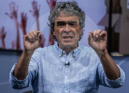 “conmigo,-la-‘paz-total’-se-acaba-el-7-de-agosto”:-sergio-fajardo