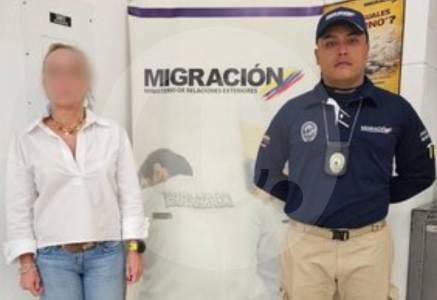 detienen-en-el-aeropuerto-jose-maria-cordova-a-una-estadounidense-que-era-buscada-por-interpol