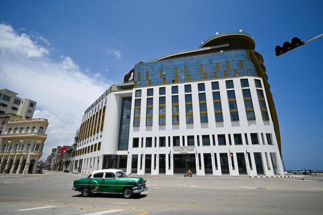 cadena-hotelera-canadiense-blue-diamond-anuncia-que-deja-de-operar-en-cuba-–-nicaragua-investiga