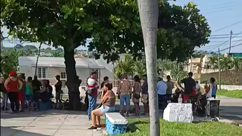 vecinos-de-guanabo-protestan-ante-el-gobierno-por-agua,-corriente-y-comida