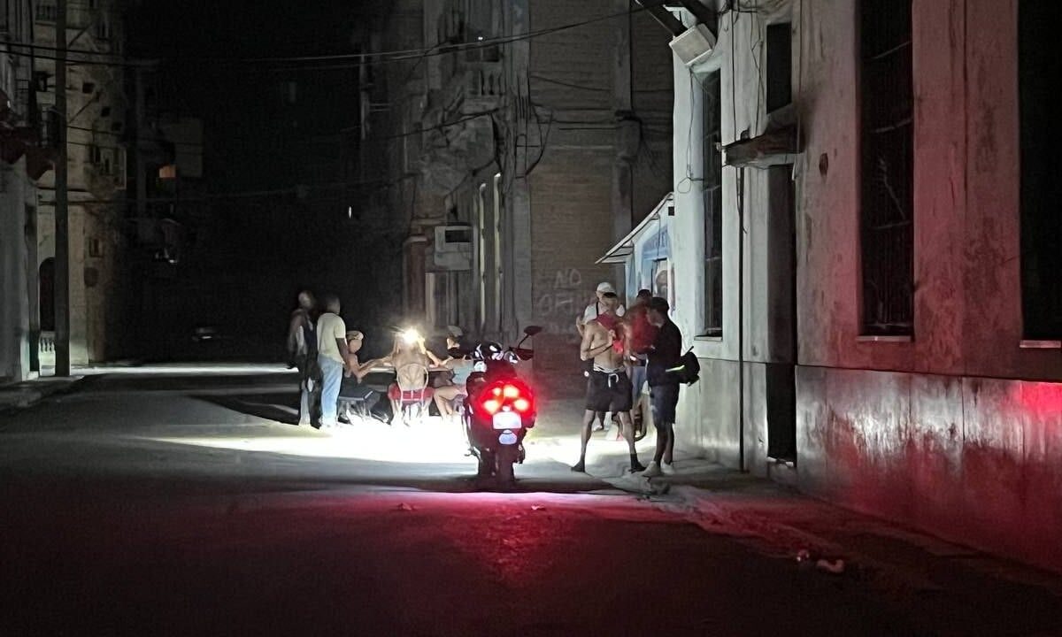 con-la-guiteras-apagada,-cuba-vive-este-viernes-su-mayor-deficit-electrico-del-ano