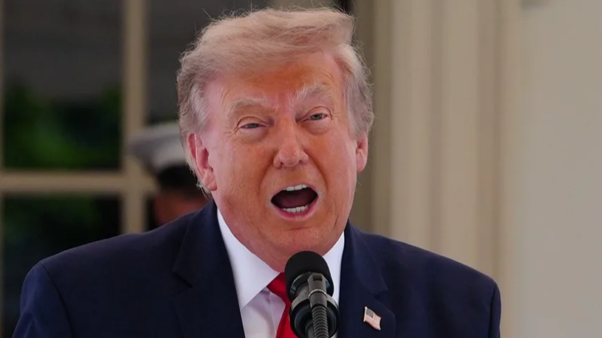 Trump dice que EEUU actuará si confirma que Irán almacena drones en Cuba