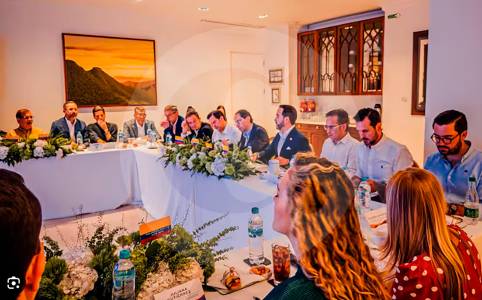 ¿El presidente De la Espriella podrá despachar, como quiere, desde Barranquilla?