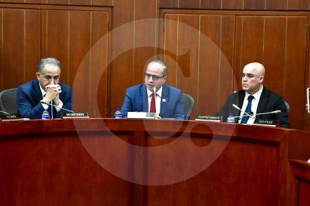 Senador antioqueño Juan Espinal presidirá la Comisión Quinta: estas serán sus responsabilidades