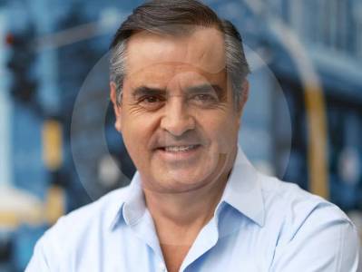 Rafael Poveda es señalado por presunto acoso y responde a testimonios: “No me voy a quedar callado”