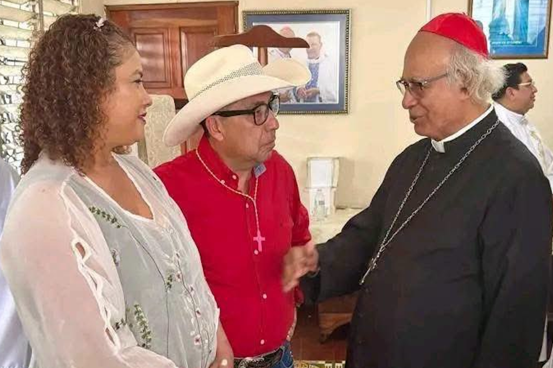 Cardenal Brenes acompaña a autoridades sandinistas por Santo Domingo