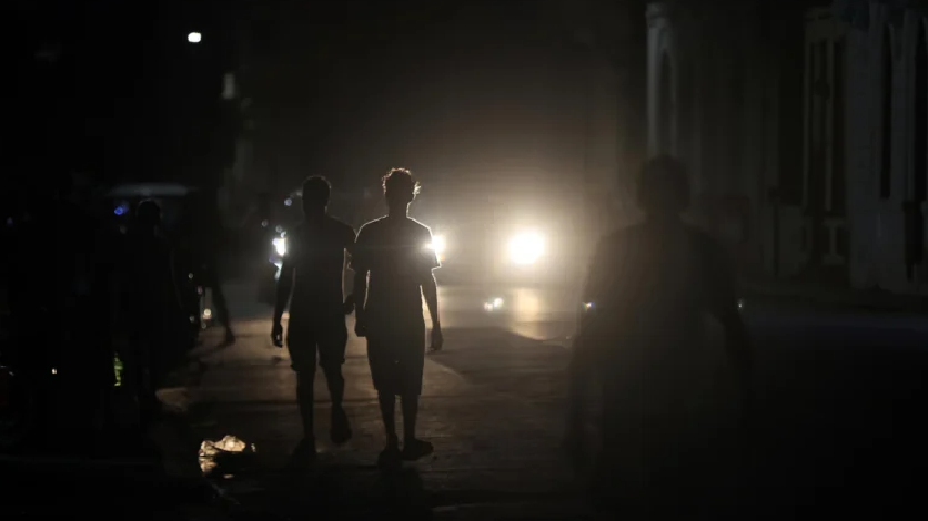 Cuba sufre un nuevo colapso total eléctrico menos de 24 horas después del apagón en occidente