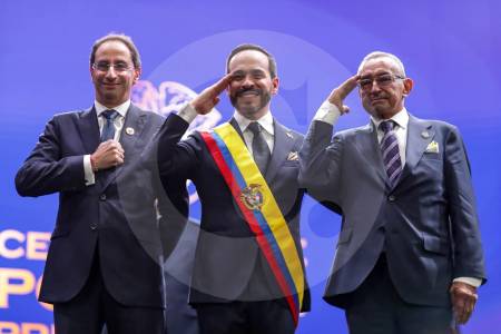 Comienza la presidencia de De la Espriella: así fue el juramento y la imposición de banda en Cali