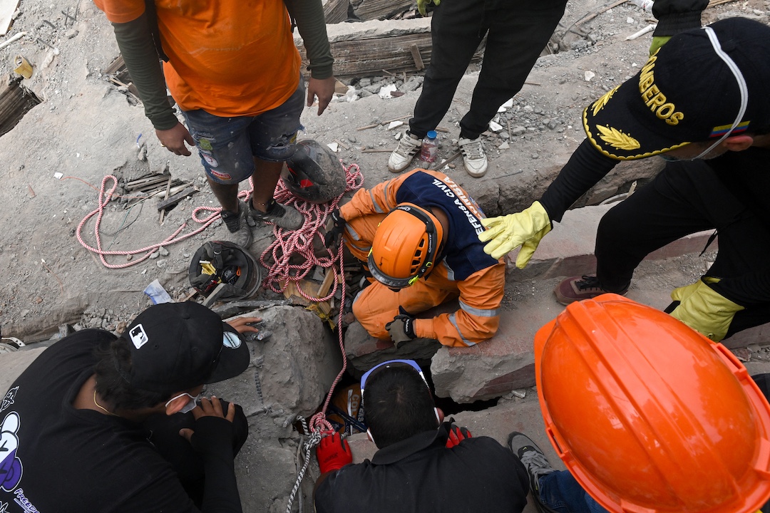 rescates-en-colombia-entran-en-«fase-final»-tras-potente-terremoto-–-nicaragua-investiga