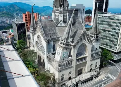 china-se-suma-a-la-ayuda-internacional-para-colombia-tras-el-terremoto