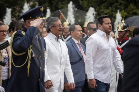 el-paquete-de-decisiones-de-petro-a-ultima-hora:-se-conoce-lo-que-dejo-amarrado