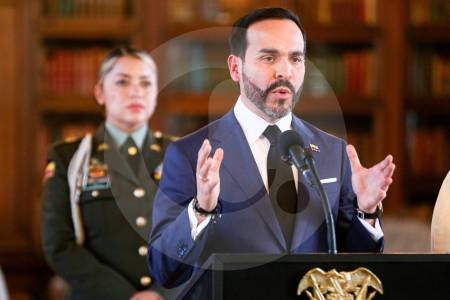 “La patria está de pie”: De la Espriella lanzó Plan Milagro de reconstrucción tras terremoto
