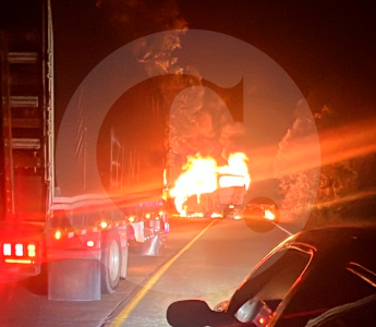 Quemaron bus en vía del Oriente antioqueño; Gobernación ofrece $200 millones de recompensa
