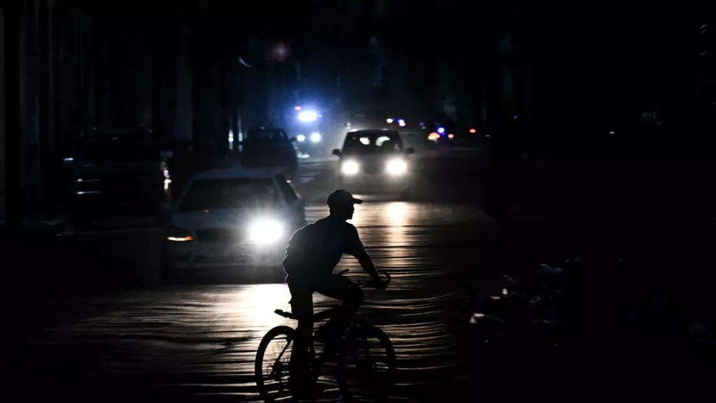 ¿llego-combustible?,-preguntan-en-cuba-tras-la-disminucion-de-los-apagones-en-algunas-zonas