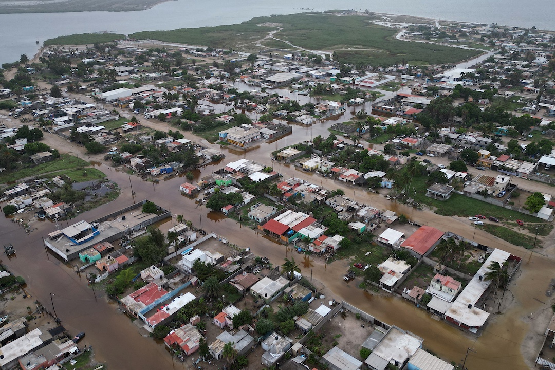 el-pacifico-mexicano-resiste-al-paso-del-huracan-polo-–-nicaragua-investiga