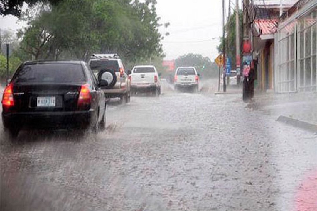 lluvias-y-rachas-de-hasta-50-km/h-por-la-onda-tropical-43-en-nicaragua-–-nicaragua-investiga