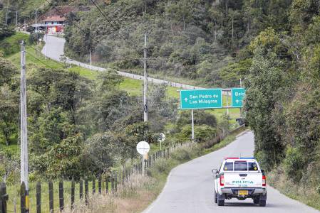 ¡Ojo! Habrá ‘pare y siga’ en la vía a San Pedro de Los Milagros, Antioquia, ¿por qué?